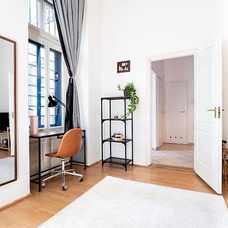 Sunshine Apartment - With Garage Budapest Bagian luar foto