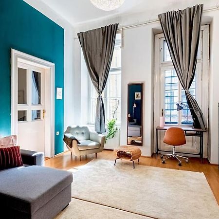 Sunshine Apartment - With Garage Budapest Bagian luar foto