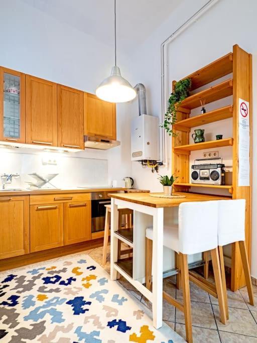 Sunshine Apartment - With Garage Budapest Bagian luar foto